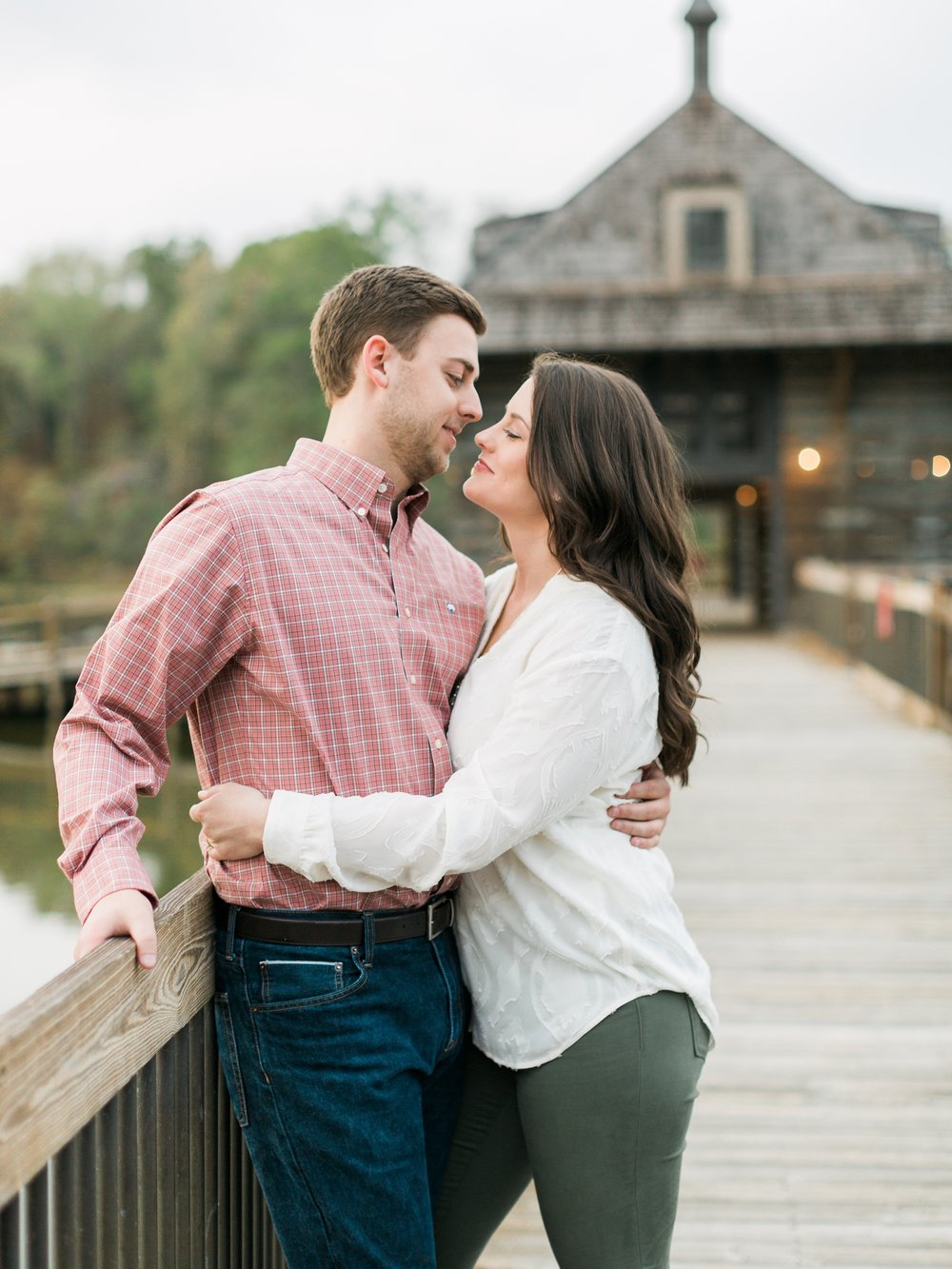  Lake Engagement Session in the Fall 