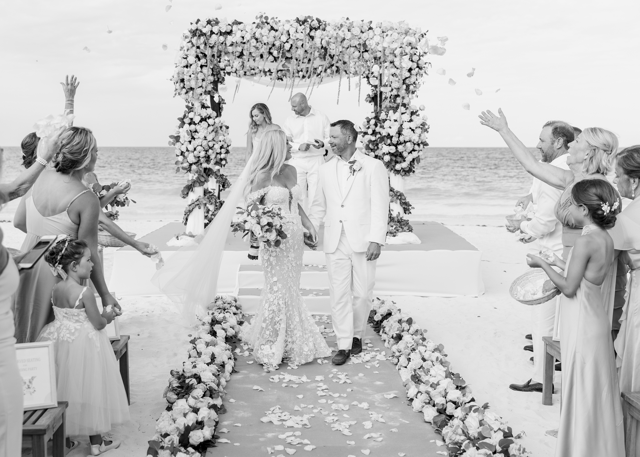 Harbour-Island-Wedding-Pink-Sands-Resort-Bahamas-Wedding-Photographer_Jessie-Barksdale-Photography_0017.jpg