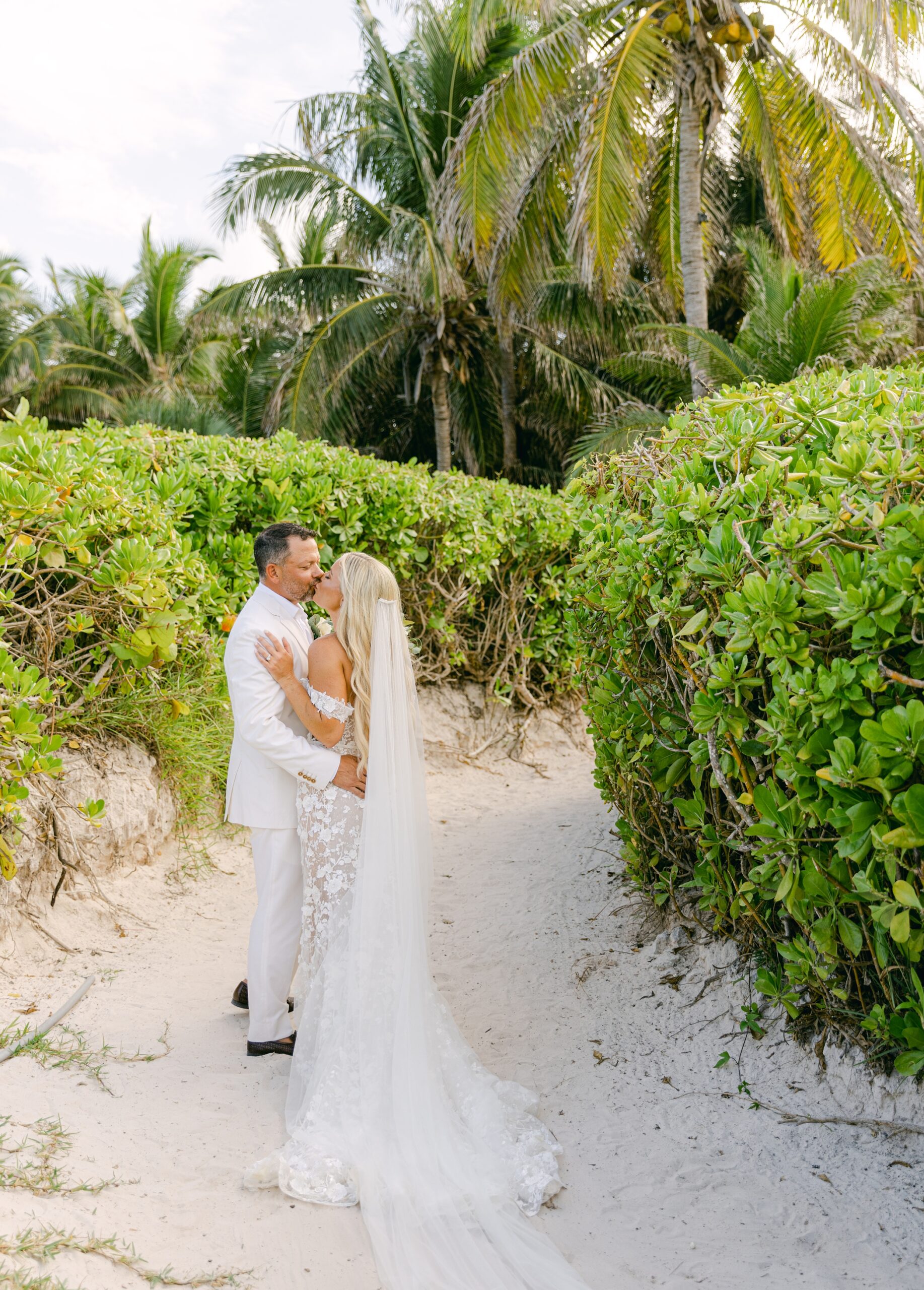 Harbour-Island-Wedding-Pink-Sands-Resort-Bahamas-Wedding-Photographer_Jessie-Barksdale-Photography_0019.jpg